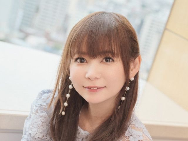 中川翔子「いよいよ妊娠後期!」大きなお腹で母とお出かけ「食べすぎると本当におなかが…」