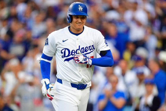 同僚からの祝福に…まさかの“無”　大谷翔平の意外な表情にX困惑「なんで」