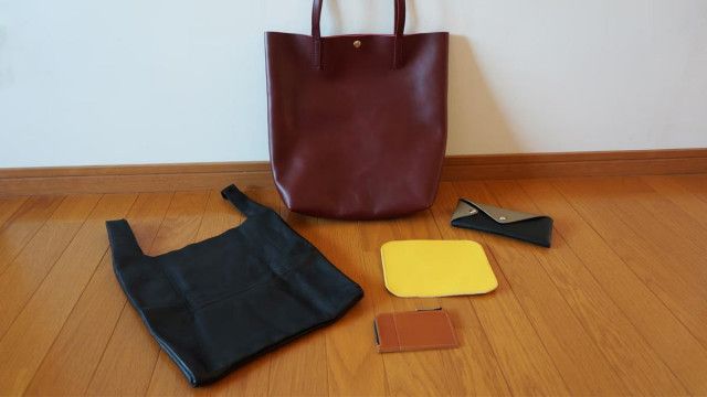デッドストック革を活用した5点セットの「福袋」のサンプルをチェック