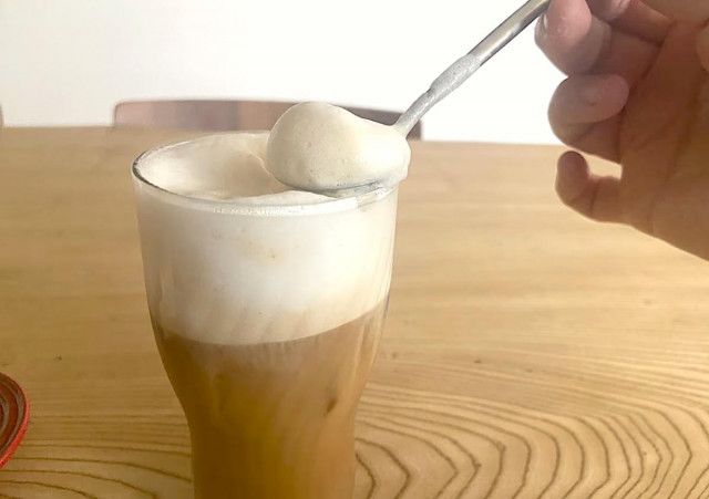 アイスでもホットでも。お店レベルの泡が楽しめる「Hazel Quinnの電動ミルクフォーマー」