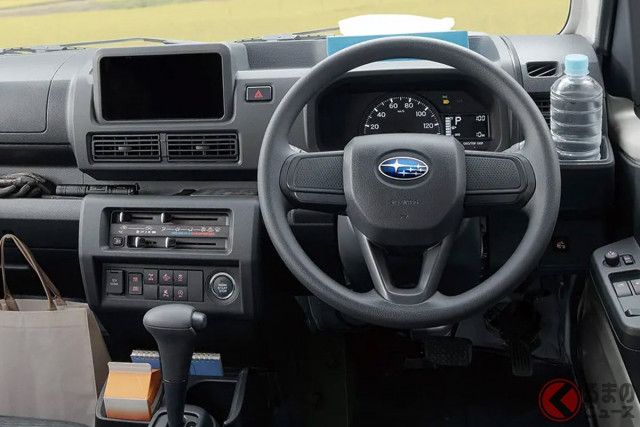 新車102万円！ スバル最新「軽トラ」がスゴい！ 悪路に強い「SUV並み」地上高＆“3つの四駆システム”搭載！ 後輪駆動×MTもある「サンバートラック」どんなモデル？