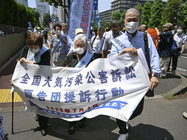排ガス被害で東京地裁に集団提訴　国の責任裁定申請棄却で