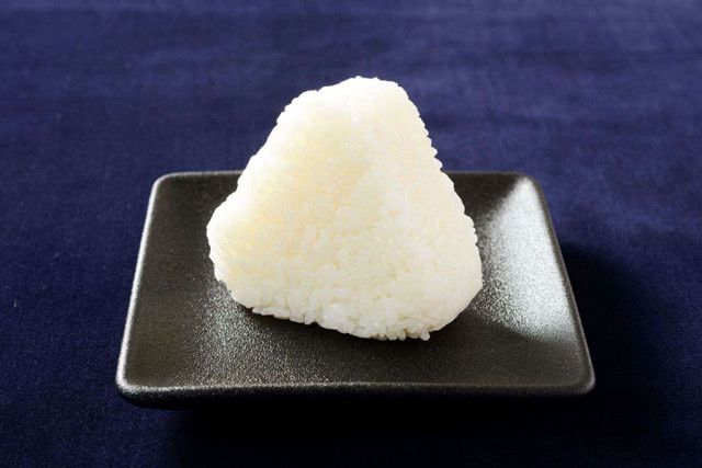 ローソンが「備蓄米おにぎり」を１０８円で発売、塩＆だしの２品