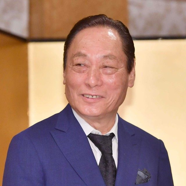 77歳落語家、20歳年下妻との結婚記念日は「病院のベッドの上」　入院理由は「インプラント9本入れるんで」