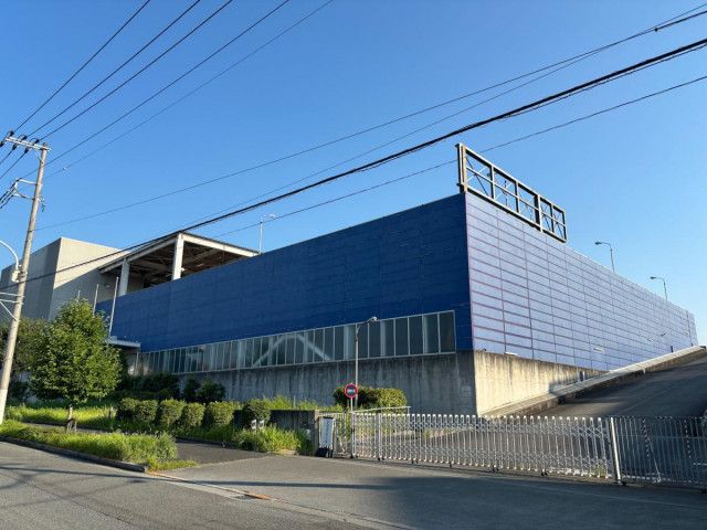 町田で多摩美90周年記念展 スーパー「メトロ」跡がアート空間に