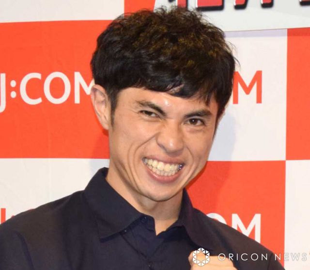 小島よしお、“やんちゃ”な1歳長男と仲良し2ショット「わかるーー」「わ〜かわいすぎます」