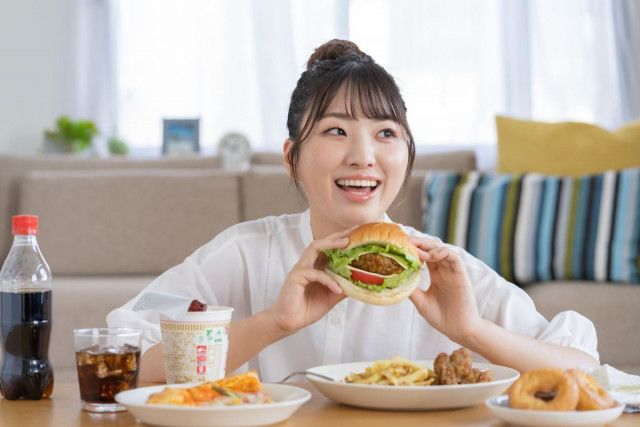 「胃下垂の人は太りにくい」ってよく言うけど、本当なの？→消化器病専門医に聞いてみたら「むしろ逆」のケースもあった