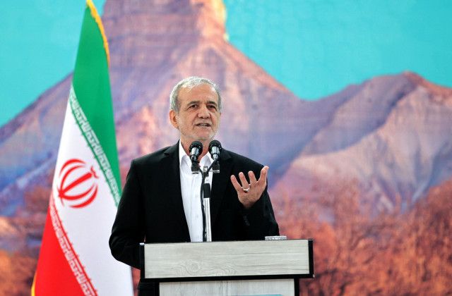 イラン大統領、IAEA協力停止法を施行 先月に議会通過済み