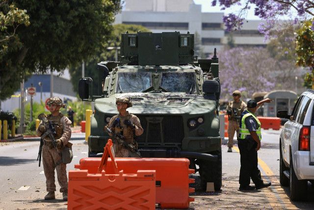 米海兵隊700人のロサンゼルス派遣終了、国防総省「安定戻った」