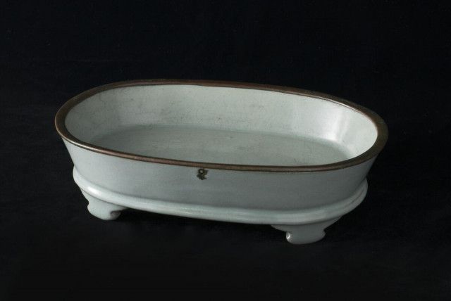 「青磁の青はいつも同じ色ではない」国宝・飛青磁花生など名品集う特別展　東洋陶磁美術館