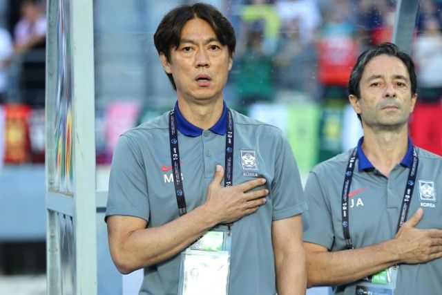 「我々のほうが良かった」ホーム日韓戦で痛恨黒星も韓国代表のレジェンド監督は“優位性”を強調!「日本は強みを最大限に活かせていなかった」【E-1】