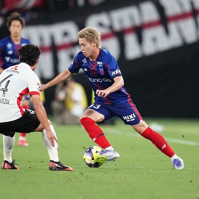 「逆に長友さんを自分が引っ張る」俵積田晃太の高みを目ざすマインドは確実に変化。自慢のドリブルで“盛り上げたい”【FC東京】