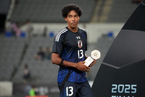E-1選手権5得点と大暴れのジャーメイン良、大会MVP＆得点王をW受賞！　最優秀GKは大迫敬介