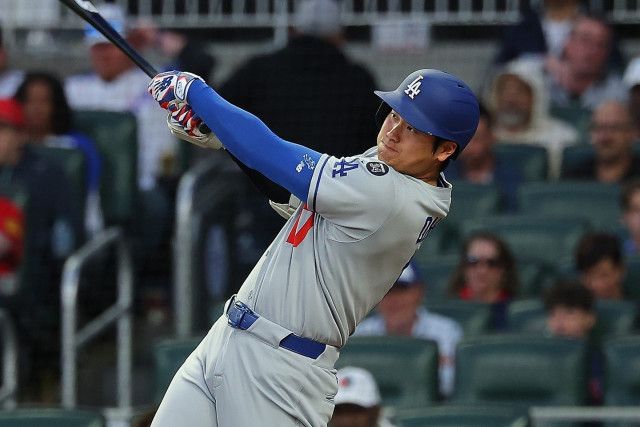 「凄いけど、なぜあれが入るんや!!」大谷翔平、驚愕の弾丸ライナーで日米通算300号達成! 序盤は大飛球で凡退も「伏線回収感えぐい!」