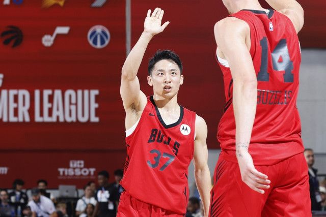 河村勇輝がブルズと2WAY契約を締結!憧れの“神様”ジョーダンが所属した名門に日本人として初めて入団することに<DUNKSHOOT>