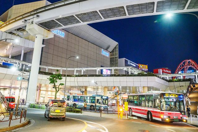 モノレール延伸決定したので「新バス路線」開設します “新たな需要”創出なるか？ 巨大イオン経由、防衛企業行き 立川バス