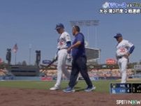 大丈夫か…ドジャースのフリーマンが死球受け負傷退場 交代直前の「あまり見たことない」消沈リアクションに心配の声