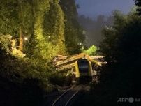 ドイツで列車脱線、3人死亡