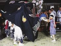 子どもてんぐ堂々と　稲荷神社の例祭、和歌山県串本町西向