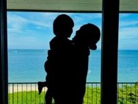 「尊い…」R-指定の美人妻、夫と2歳息子の親子ショット公開！ 「すてきなシルエット」「最高写真過ぎ」