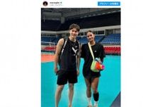 高橋藍との2ショットで話題、海外女子バレー選手が日本満喫　「可愛いいい」「試したんだね」ファン絶賛のかぶり物