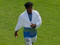 日本で“爆買い”した商品が「庶民的で好き」　観光するサッカー大物19歳の妻に日本人親近感