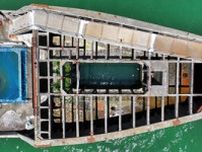港に突き出す2隻の「守り神」　コンクリ船がたどった数奇な運命