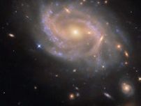 うみへび座の渦巻銀河NGC 3285B　ハッブル宇宙望遠鏡が撮影