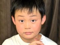 赤いバッタ見つけたよ！！体長８センチ大物「最初は花だと」　勝浦の小４岩瀬さん「激レア、うれしくてたまらない」