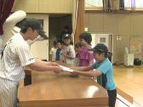 「選手名を覚えつつ成績アップも」マリーンズ算数ドリルを千葉市の小学校に寄贈