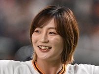 柔道・角田夏実、バレーNLでコイントスの大役「迫力がすごくて感動」と報告　唐揚げガブリ？とおちゃめな表情も