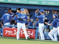 中日・細川成也、左手1本で衝撃の2打席連発！「うまく風に乗ってくれました」8号ソロを左中間席へ放り込む