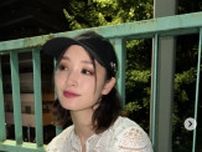 剛力彩芽、キャップがかわいい白の私服ショットが話題「アイテムをバランスよく使っててほんと可愛い」