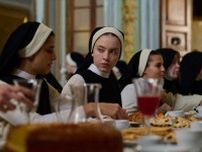 「『キャリー』みたいに」血まみれを注文　『IMMACULATE 聖なる胎動』シドニー・スウィーニーのインタビュー＆新写真到着