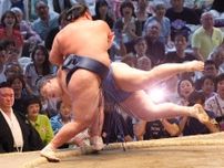 横綱大の里が３敗目　４０歳の玉鷲に昭和以降最年長金星を配給、今場所３個目　一山本が９勝１敗でトップを守る　関脇霧島らも２敗で続く