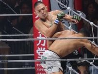 解説席の芸人が「地上波無くてよかった…」　パンチでダウン→チョークで失神…口から溢れる血　凄惨なシーンに会場騒然【RIZIN】