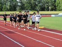 努力を積み重ねる大切さ学ぶ　駒沢大陸上部監督の藤田敦史さんら陸上教室　福島県郡山市