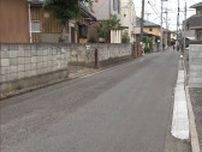 「お金ちょうだい」帰宅途中の60代男性が若い男らに顔面を膝蹴りされ暴行…現金3万円が入ったバッグ奪われる　東京・西東京市