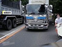【独自】「歩いていたら『どいて』と言われた」2人乗りバイクがノーヘルで歩道走行　ナンバープレートなしのバイクが車の間すり抜ける様子も