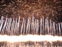 【猛暑】葛飾納涼花火大会に70万人　暑さ対策に“日傘ドーム”？場所取りに奔走する親子に密着！一部でトラブルも…