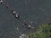 多くの登山客が孤立した林道の土砂崩れで139人が崩落箇所を避けて下山…まだ下山希望者が約120人いるため27日も同様の対応を　静岡市