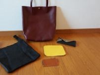 デッドストック革を活用した5点セットの「福袋」のサンプルをチェック