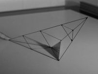どう置いても特定の面が下に来る立体、40年越しの数学的謎を解明