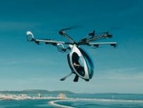 フットボール型の垂直離着陸機、有人飛行に成功。来年発売に向けて準備も