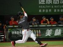 台湾の強打者ギリギラウ選手　原住民族の誇りをのせた満塁弾