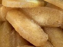 薄〜く切ったこんにゃくに塩をまぶして？　『簡単おかず』に「作るしかない！」