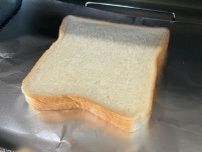 食パンを焼く時の『向き』が決め手？　焼きむらを防ぐ裏技に「早く知りたかった」