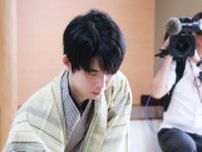 藤井聡太王位、６連覇へ自信の開幕２連勝「難しい勝利」ながら「はっきり悪い局面なかった」