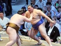 大の里が新横綱初黒星　「足が出なかった」王鵬の押しに後退…ＩＧアリーナに座布団舞う
