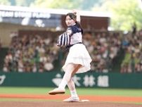 【西武】「超ときめき♡宣伝部」の菅田愛貴がセレモニアルピッチ　スマホのカメラロールの中身は…